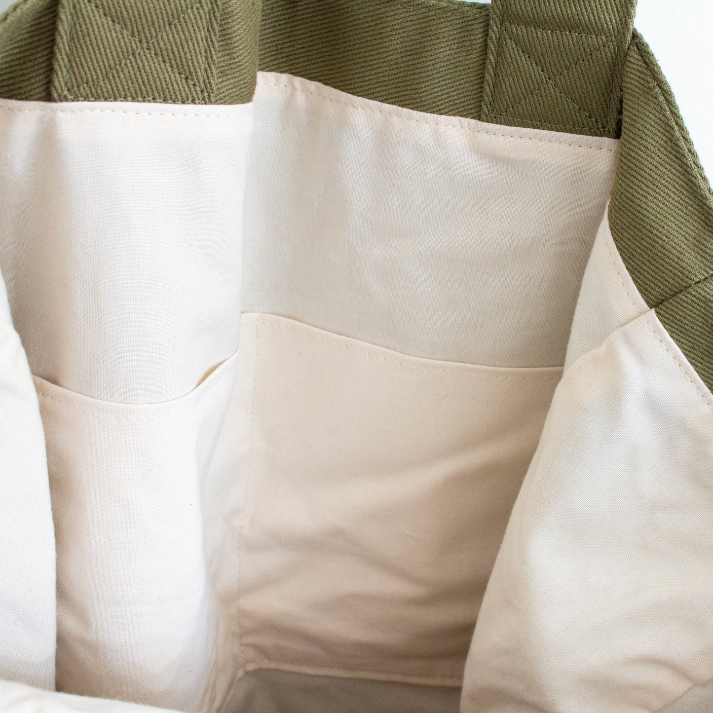 Tote bag kaki en tissu du quotidien doublé avec poche